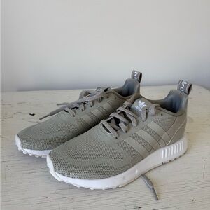 Adidas Women’s Light Gray Sneakers - Size 6